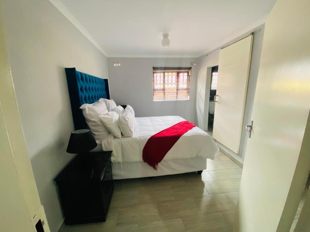 The Curve Apartments Unit 3 photo 3