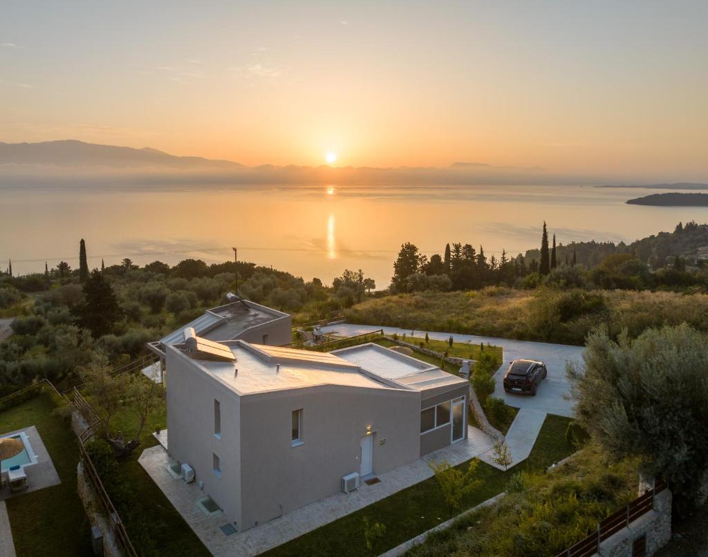 ANATOLI VILLAS photo 1