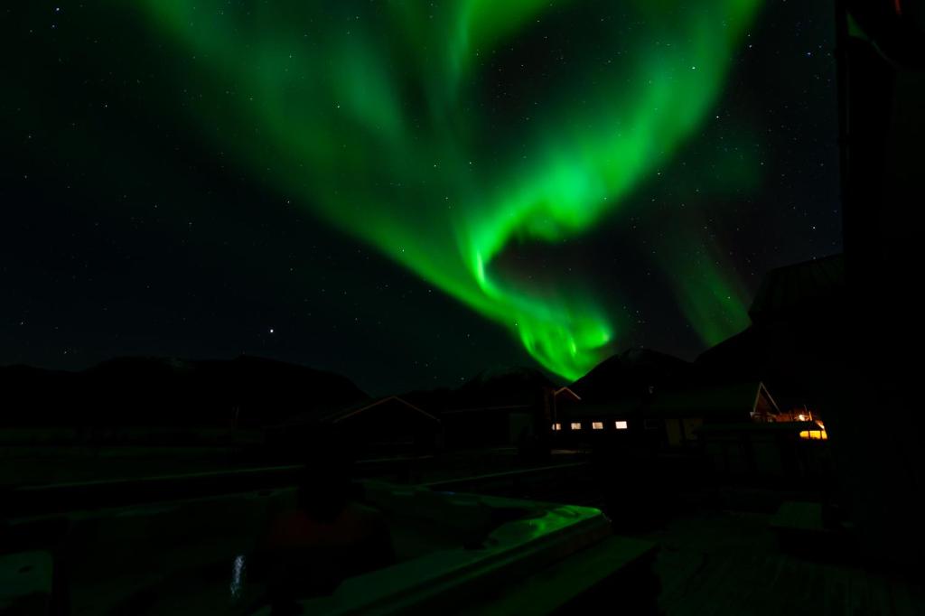 Arctic Lodge Tromvik with jacuzzi photo 1
