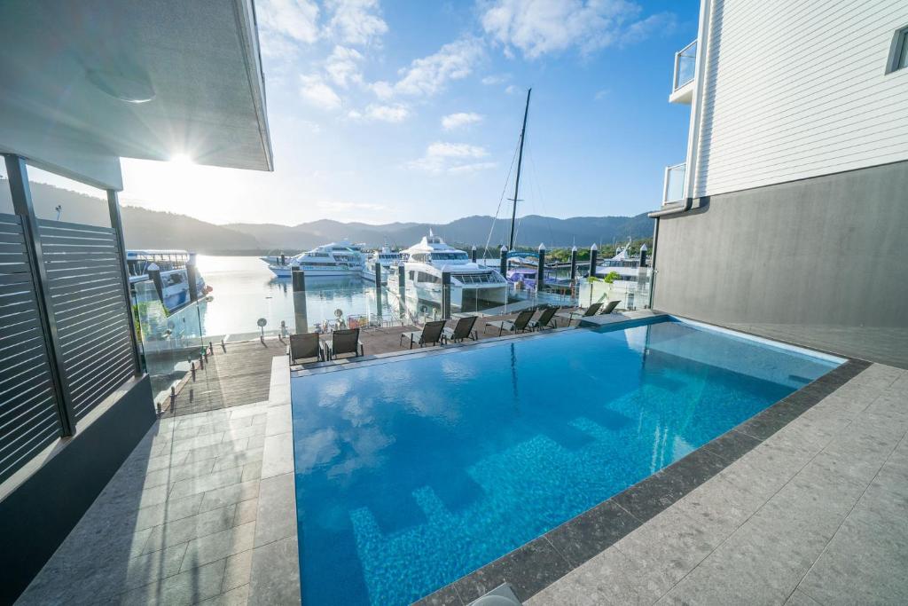 Harbour Cove photo 2