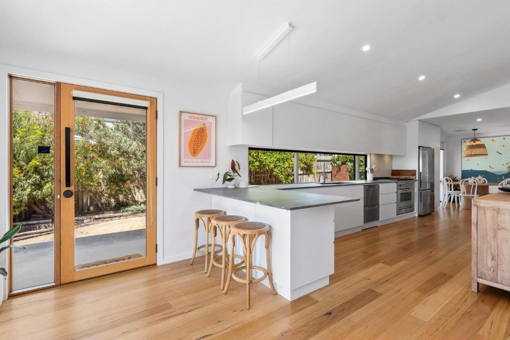 Sunset Shack - Sleeps 6 - Dog friendly! photo 1