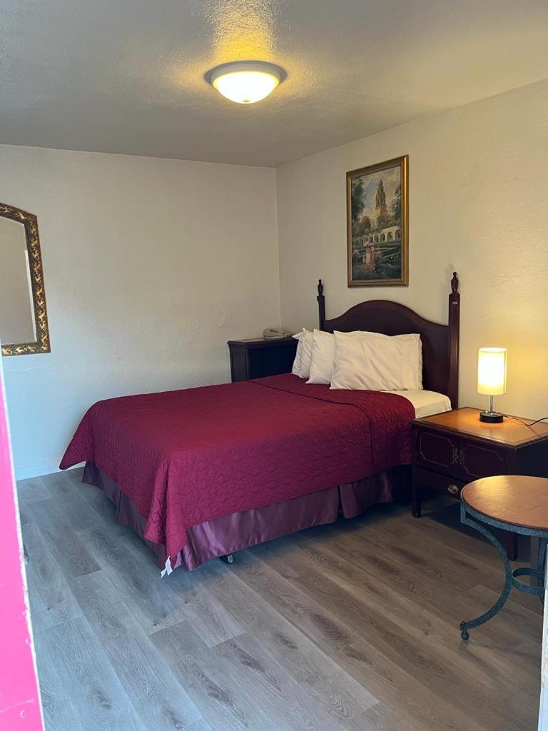Economy Inn Paso Robles photo 1