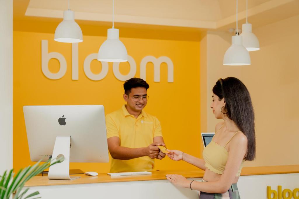 Bloom Hotel - Sector 62 photo 4