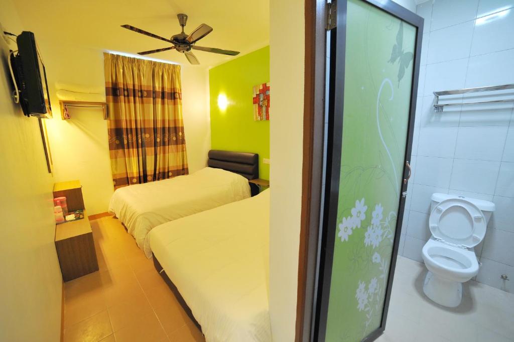 GOLDEN GATE HOTEL KEMAMAN photo 4