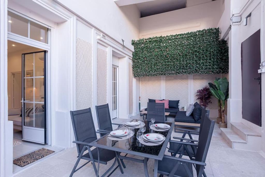 Luxury Apt With Large Terrace On Famous Rue D'antibes! - Pasteur Apt by Halldis - Tap to explore photos