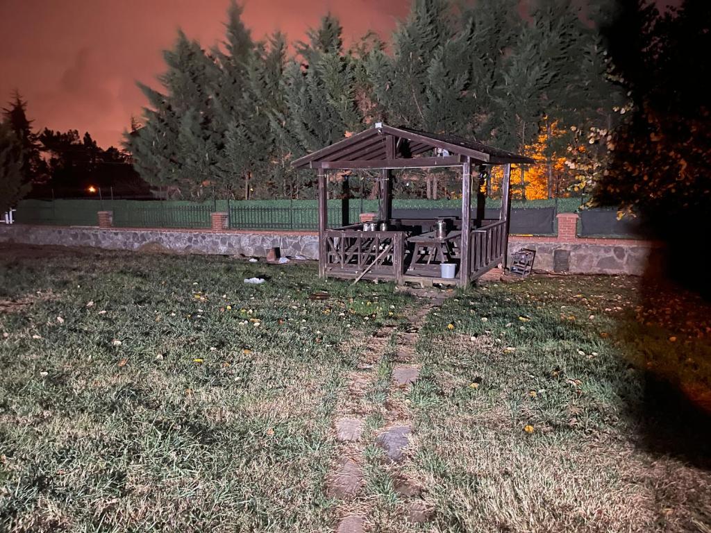 1 dönüm içerisinde Çiftlik evi 1+1 geniş photo 2
