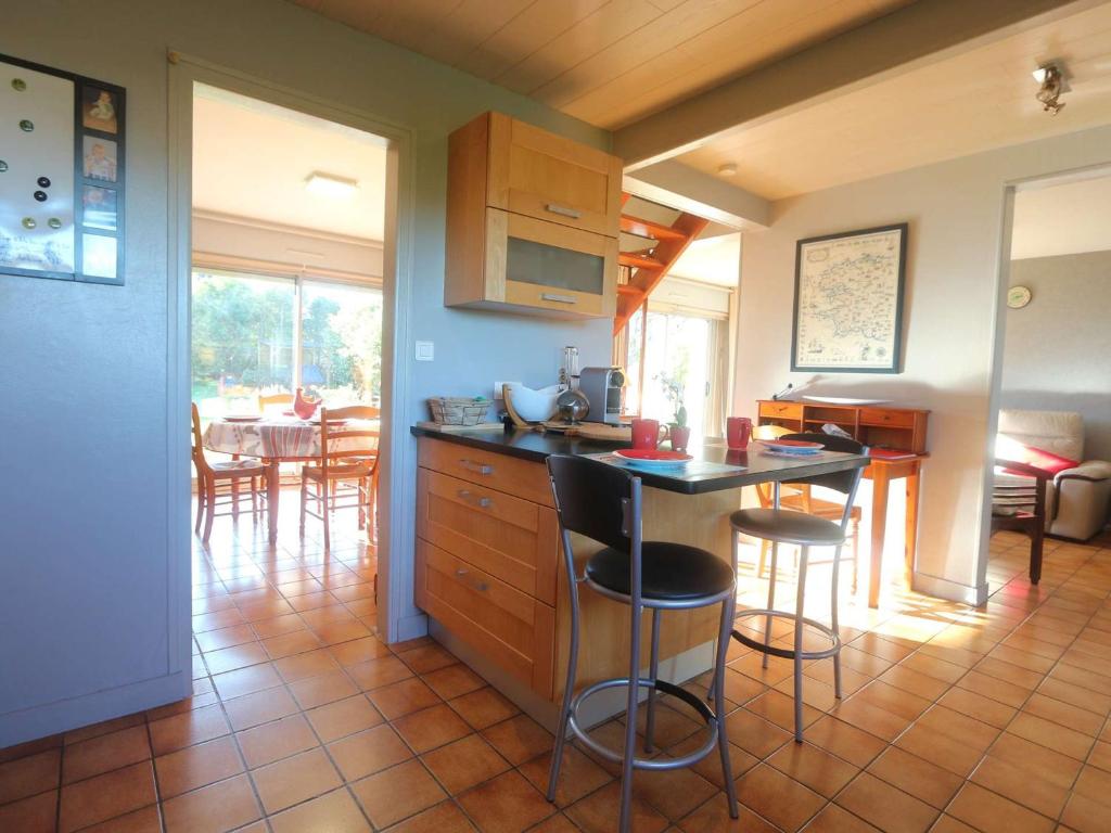 Maison Pleuven, 7 pièces, 7 personnes - FR-1-481-99 photo 4