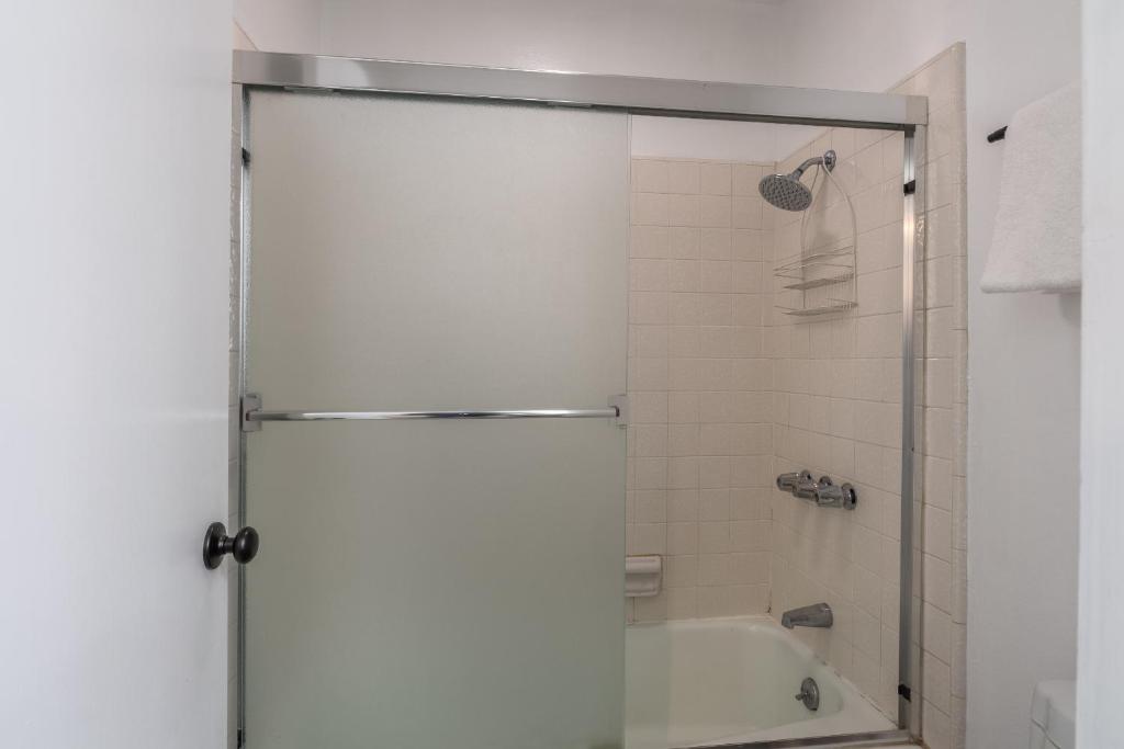 Horizons IV 180 New Luxurious Listing Fully Remodeled 2 Bedrm Plus Loft 2 and a half Bathrm Sleeps 8 photo 3