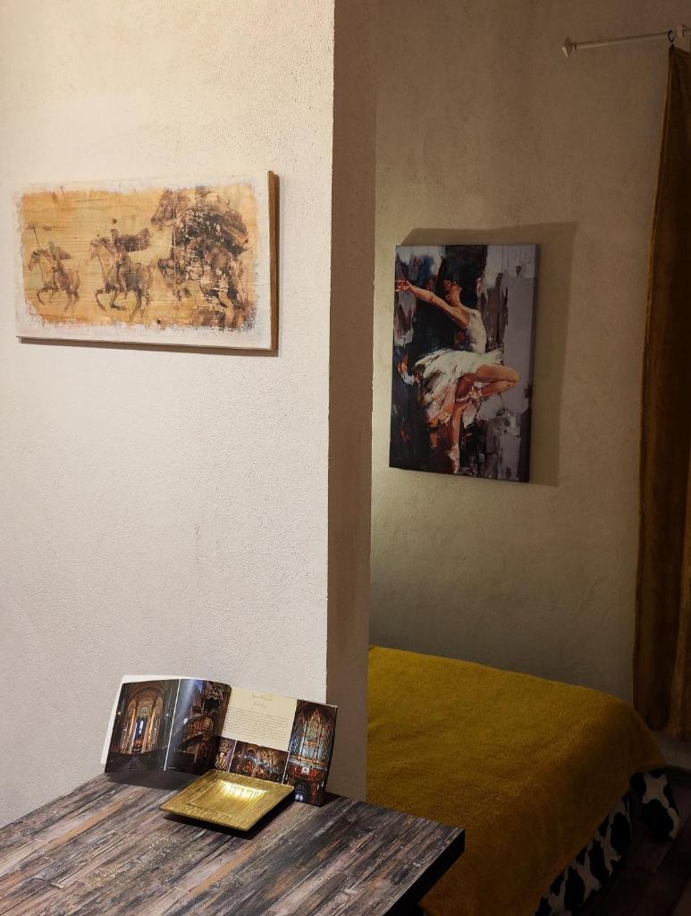 Old City Romantic Studio photo 3