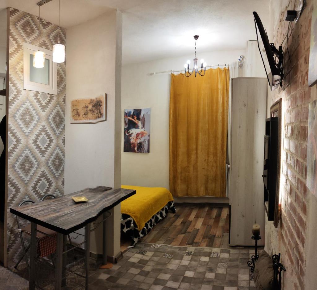 Old City Romantic Studio photo 2
