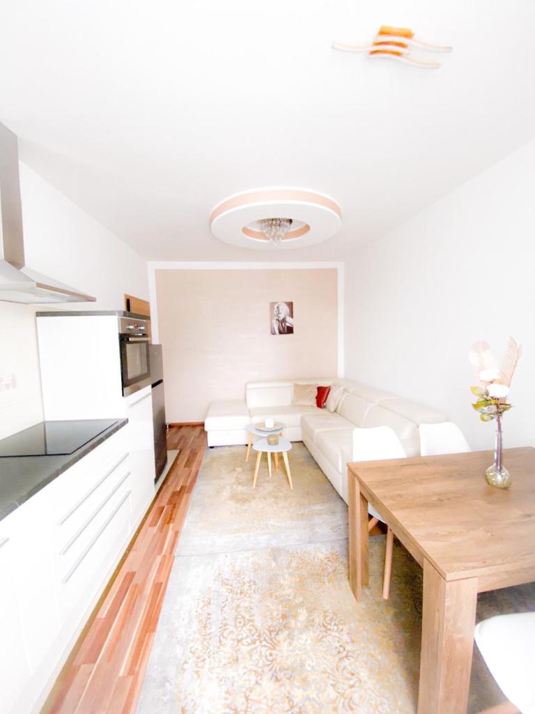 Apartment #Story photo 2
