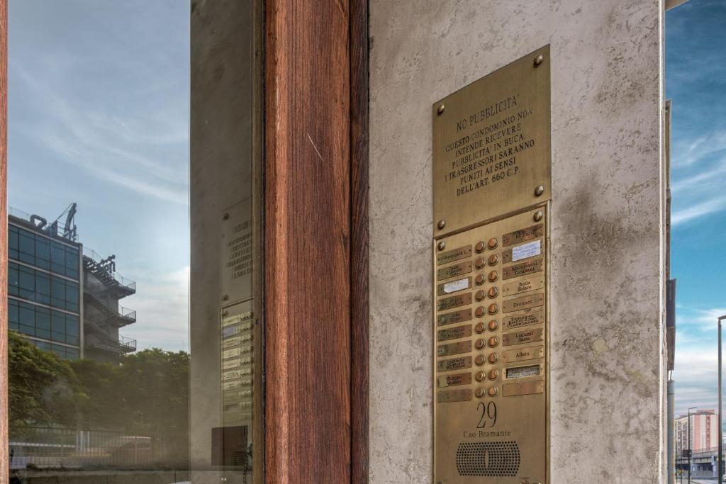 Bramante House - Intero Trilocale vicino alla Metro