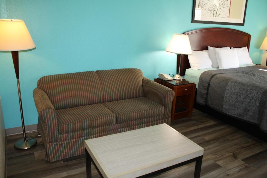 Executive Inn and Suites Wichita Falls photo 2
