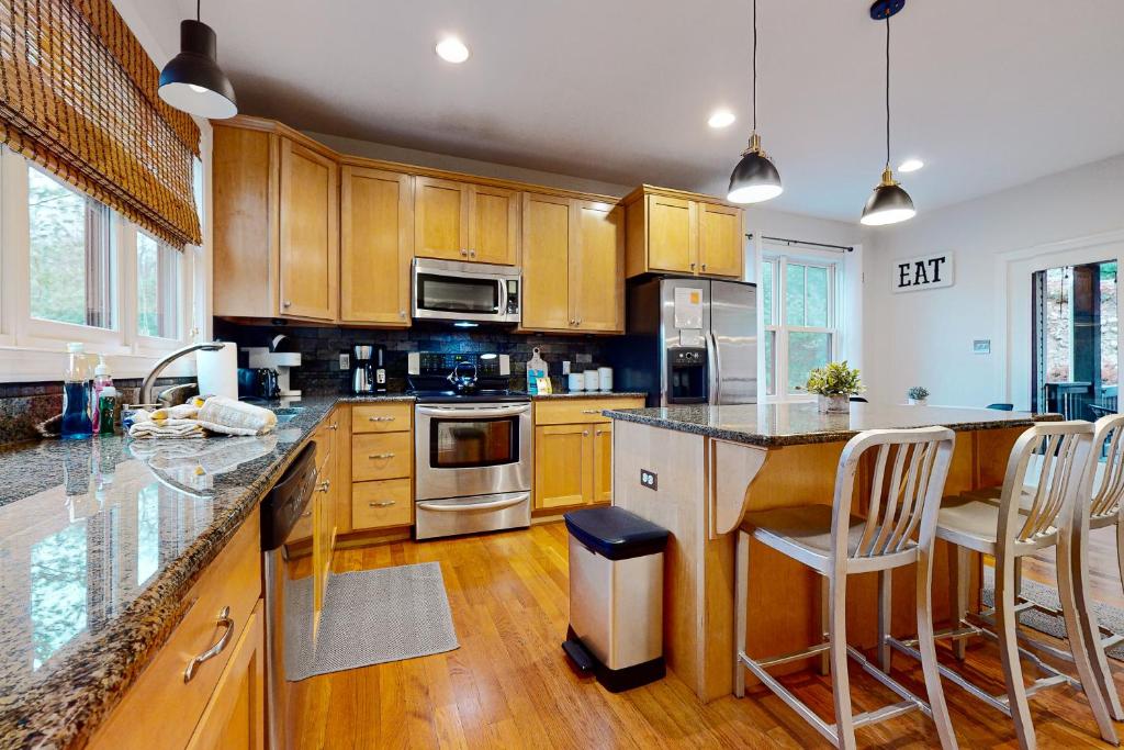 6 Fieldstone Ct photo 4