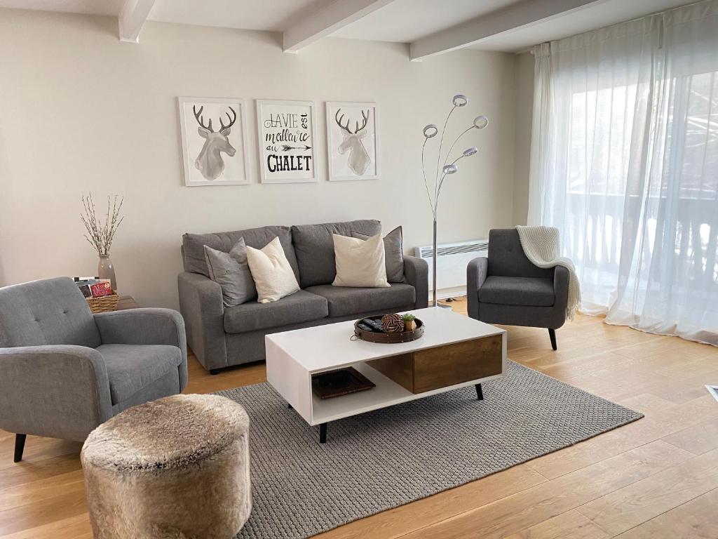 Mountain view fully renovated 6-8 people condo photo 2
