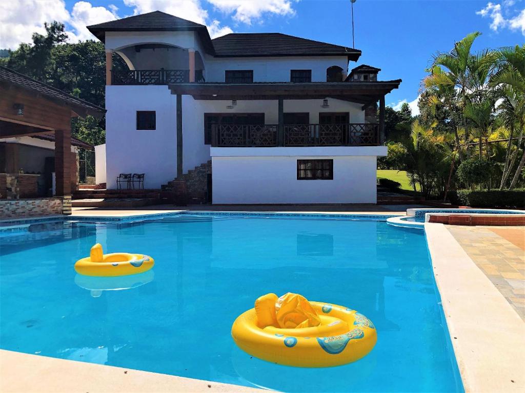 Villa Amila By Hospedify Hermosa Villa para 20 personas y a 4 minutos del Río de Jarabacoa photo 1