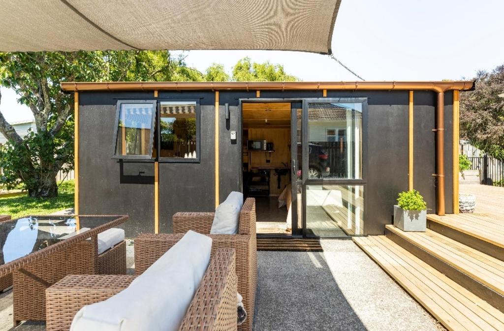 Stylish hideaway on High st Carterton photo 2