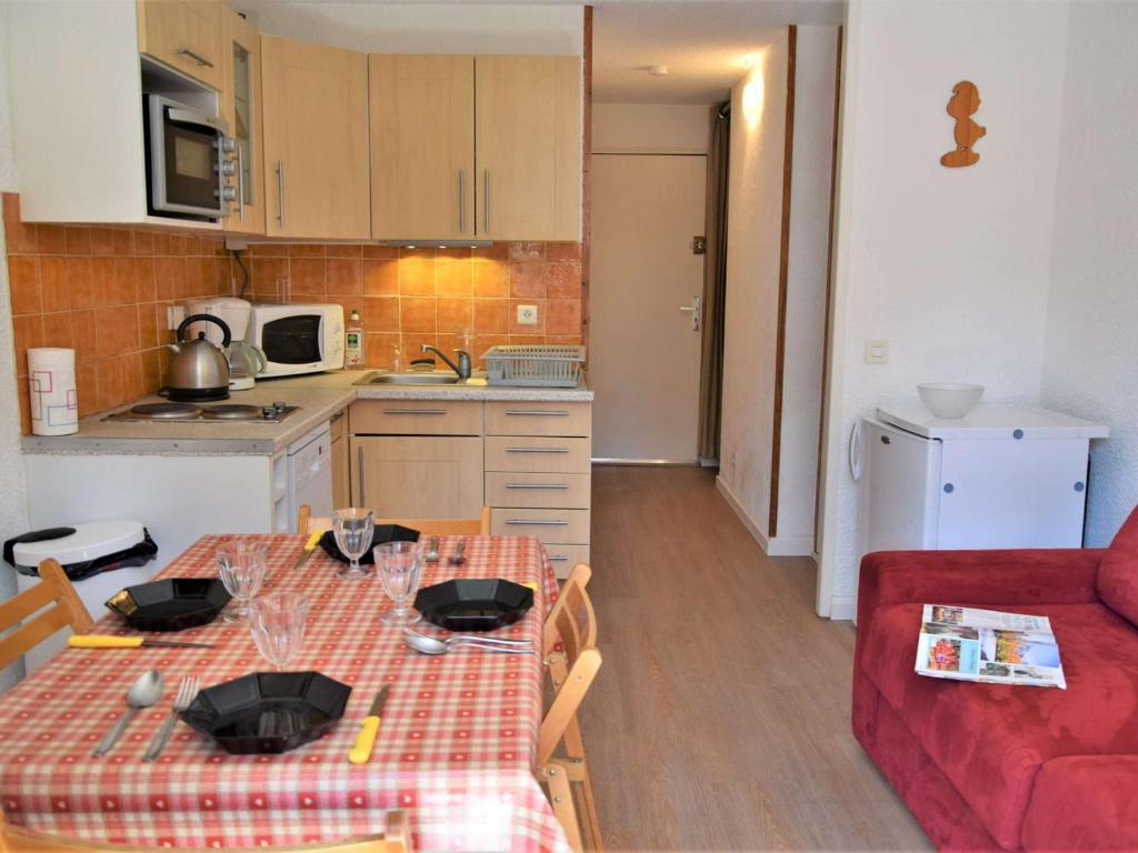Appartement Risoul, 1 pièce, 4 personnes - FR-1-330-92 photo 2