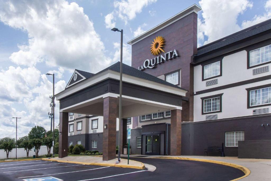 La Quinta Inn by Wyndham Richmond South image