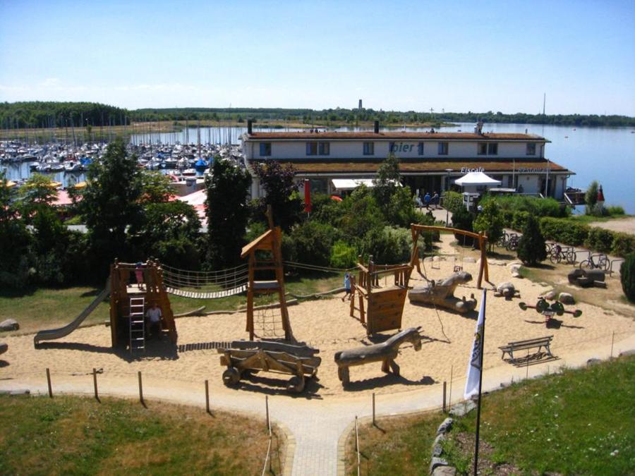 Ferienwohnungen im Hafen Pier1 am Cospudener See bei Leipzig photo 3