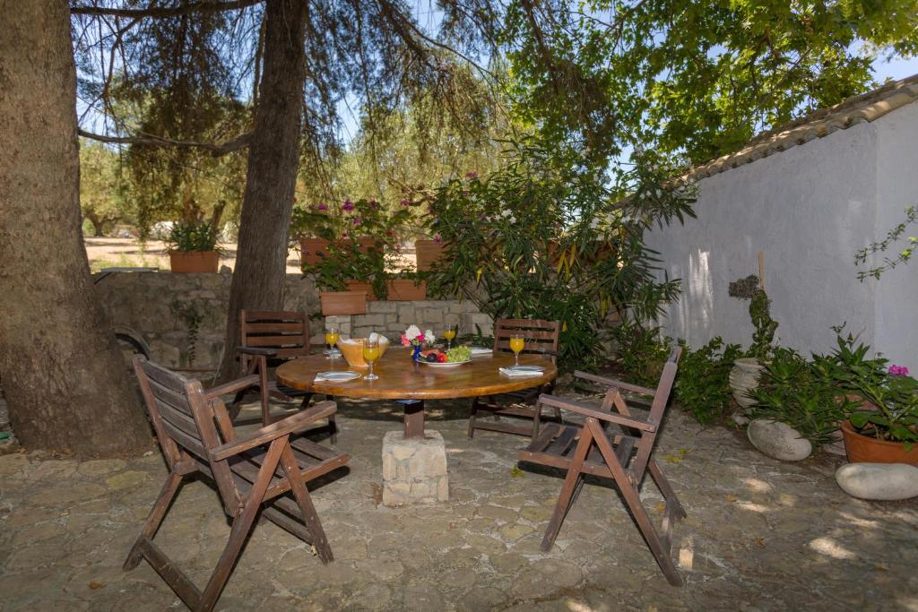 Jianni's Villa - Stone Villa in the Greenery!! photo 4