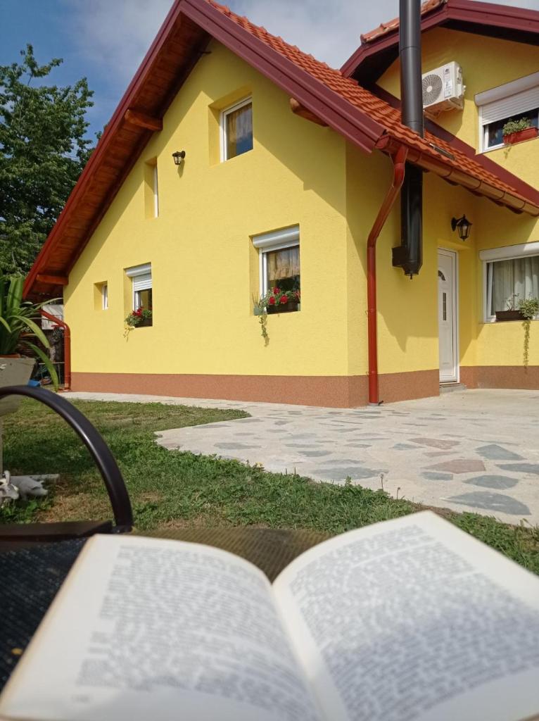 Njih tri apartmani photo 1