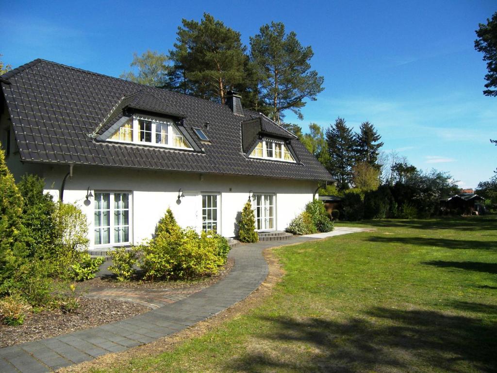 ADS-Ferienwohnungen ca 20 Gehminuten zum Ostseestrand photo 1