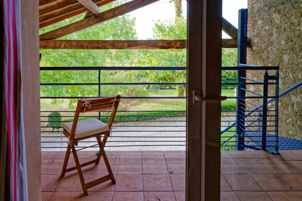 Appartement cosy avec piscine couverte, cadre verdoyant très paisible photo 1