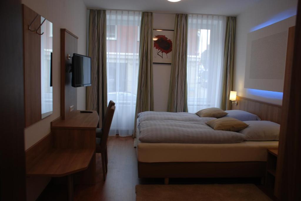 Hotel Rest Inn photo 1