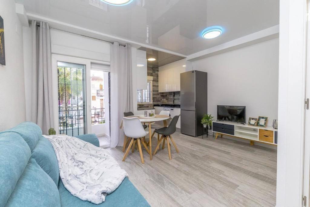Punta Prima Palm Beach Apartment photo 2