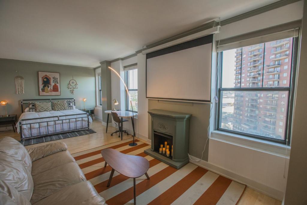 Designer Downtown Condo Suite - Splendid View photo 4