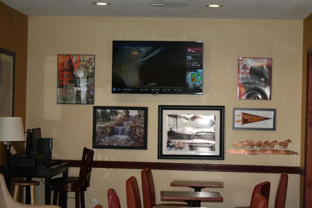 Quality Inn & Suites Wichita Falls I-44 photo 3