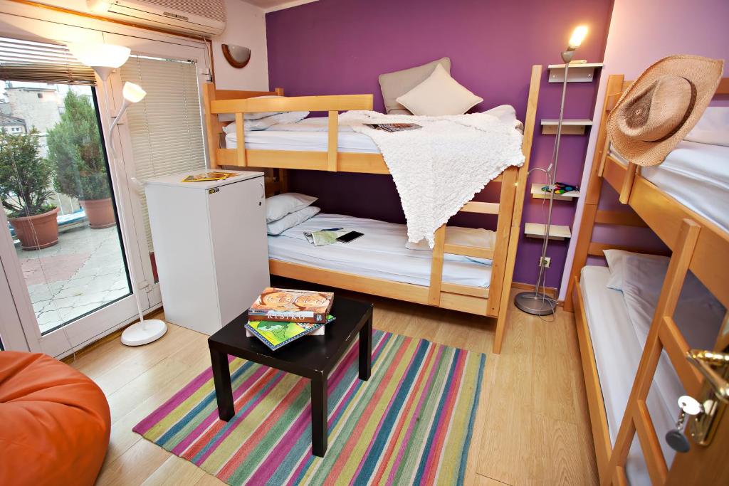 Четырехместный (Четырехместный номер с общей ванной комнатой), Hostel 360º