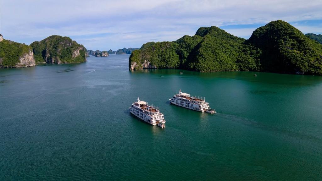 Paradise Elegance Cruise Halong