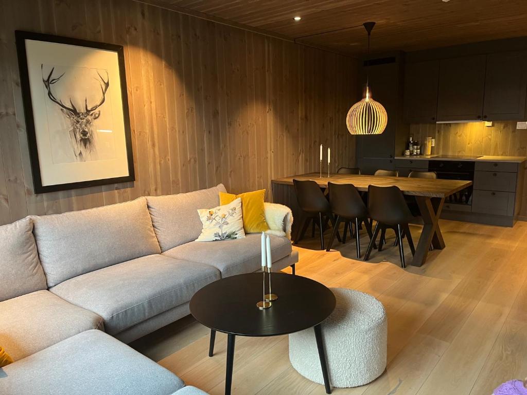 Slåttastølen - ny og flott sentral leilighet! photo 3