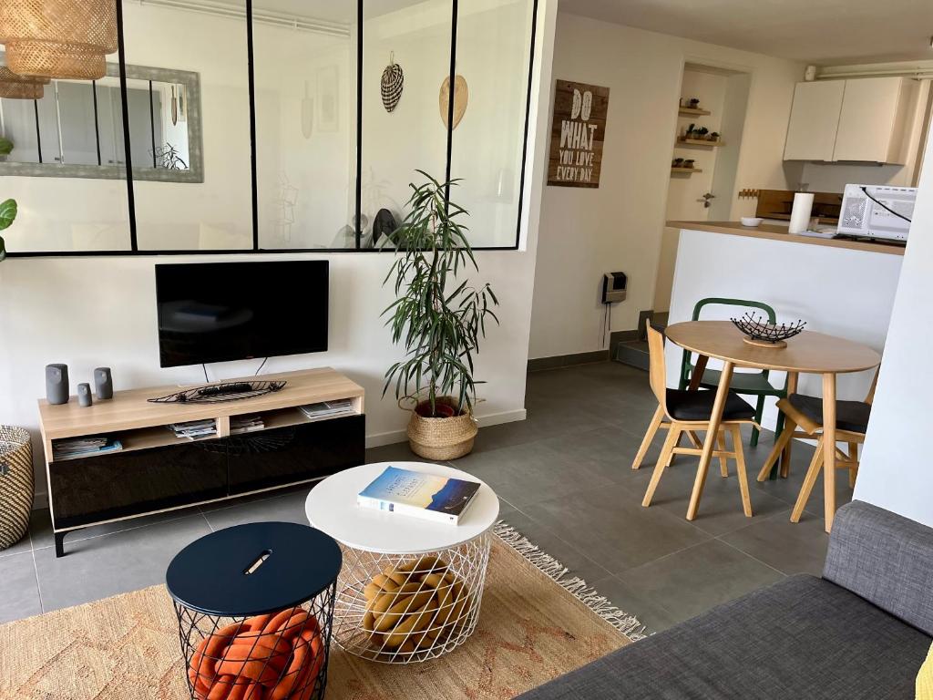 Chez Isa, loft 55m2, jardin, vue, parking, entrée autonome photo 2