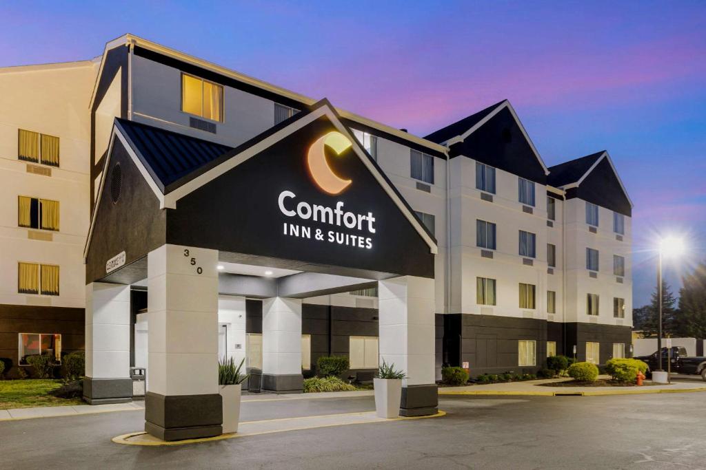 Comfort Inn & Suites Mt. Laurel-Philadelphia image