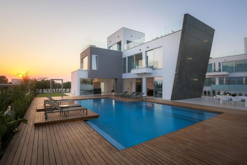 Cove Seaview Villas - Neptune photo 3
