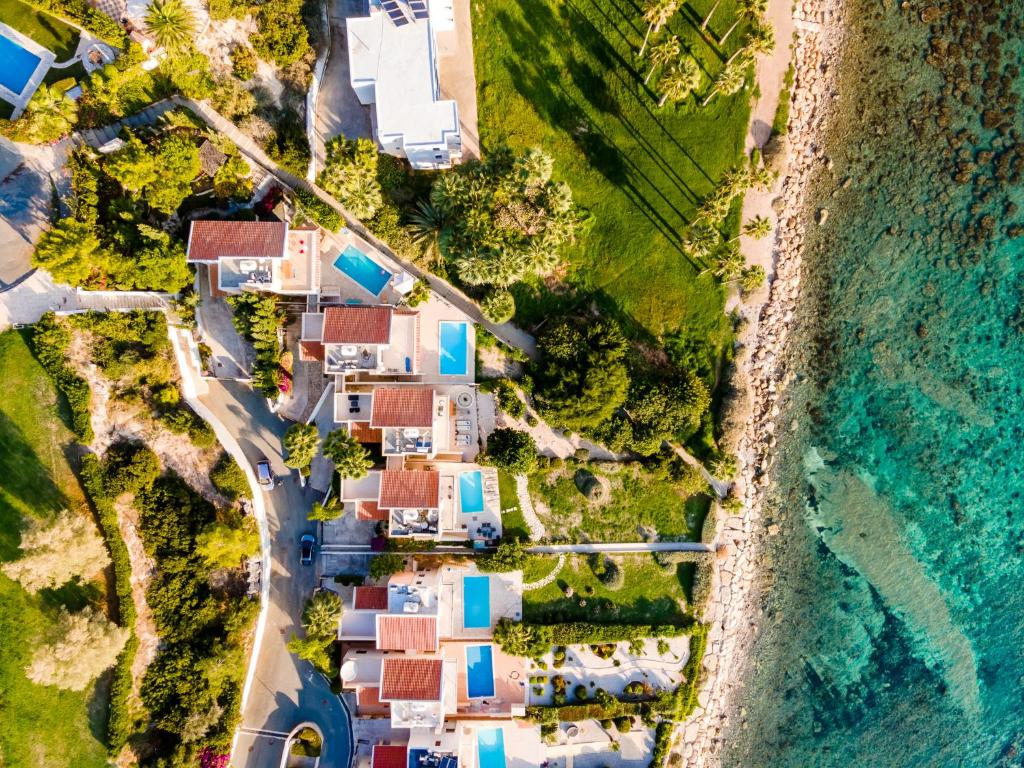 Villa Azura Sunrise by Ezoria Villas photo 3