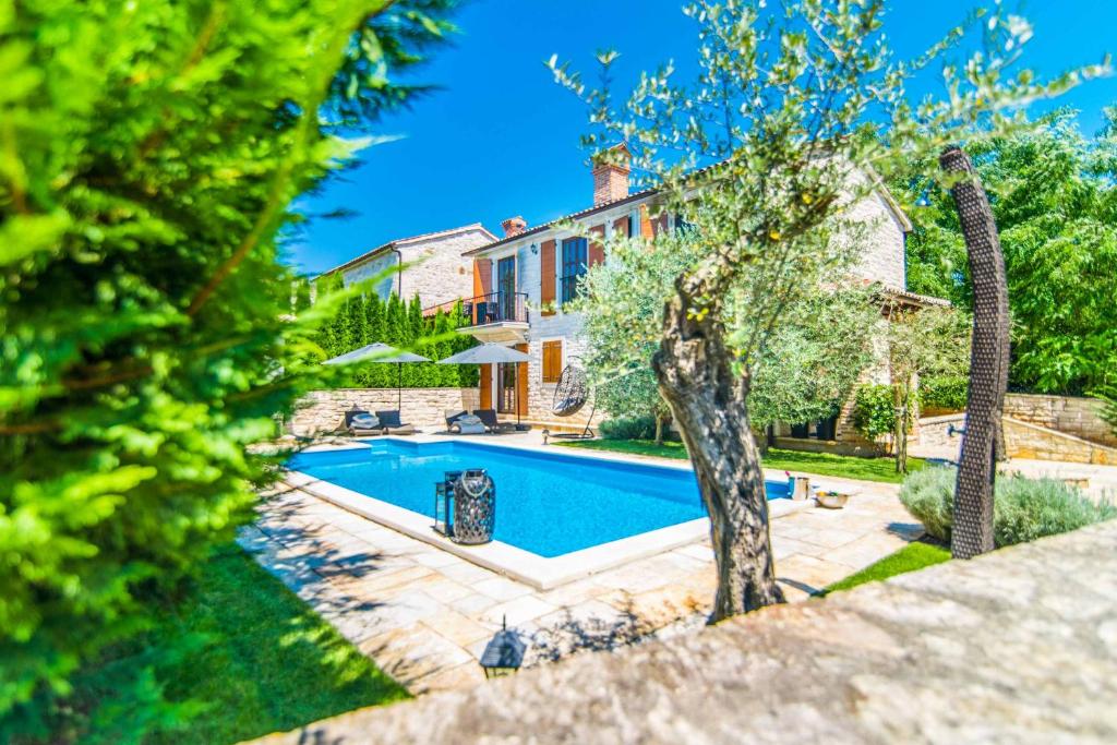 Villa White Stone