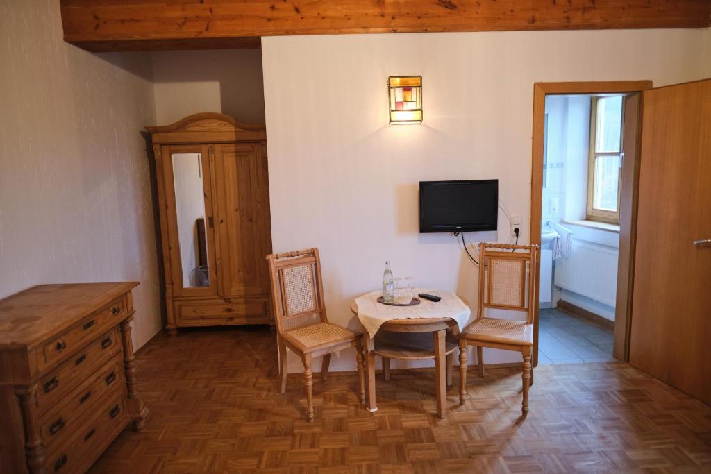 Wirtshaus Im Schloss Fürsteneck photo 2