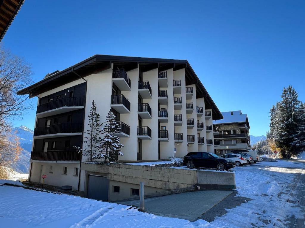 Cosy Studio for 5 near ski lift, Les Gentianes, Sierre