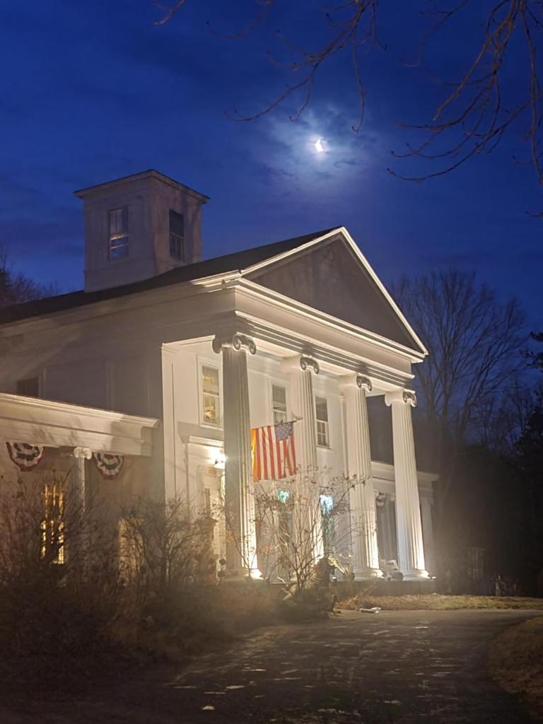 House of 1833 Bed & Breakfast & Gardens image