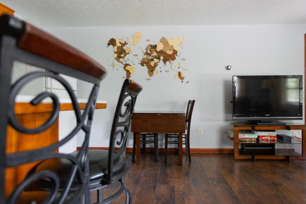 Cozy 1 Bedroom Unit - 4 Blocks from Jax Beach Pier! photo 3