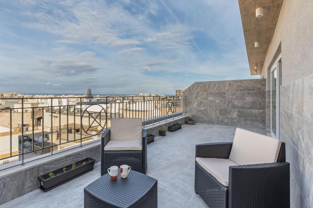 Terrace View - Stylish Two Bedroom Penthouse photo 3