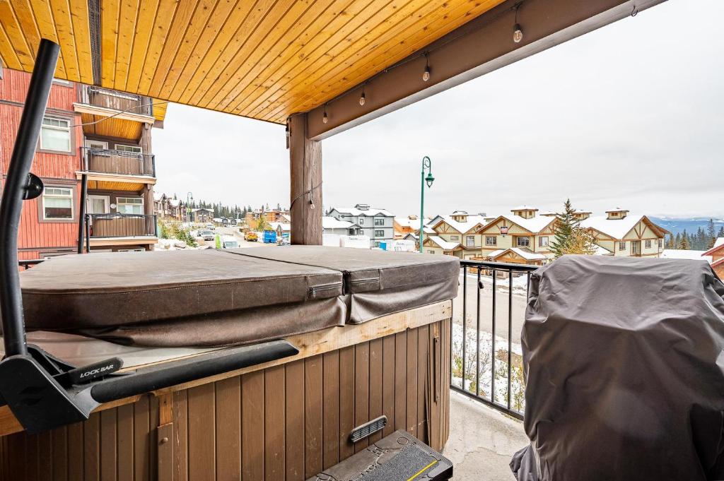 Talon's Reach - Luxury 3 bdrm wHot Tub Mtn View photo 1