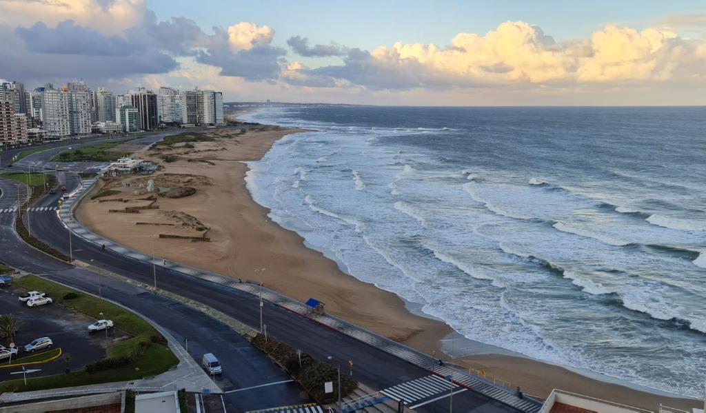 APTO 1011 Piso 10 Santos Dumont Punta del Este photo 2