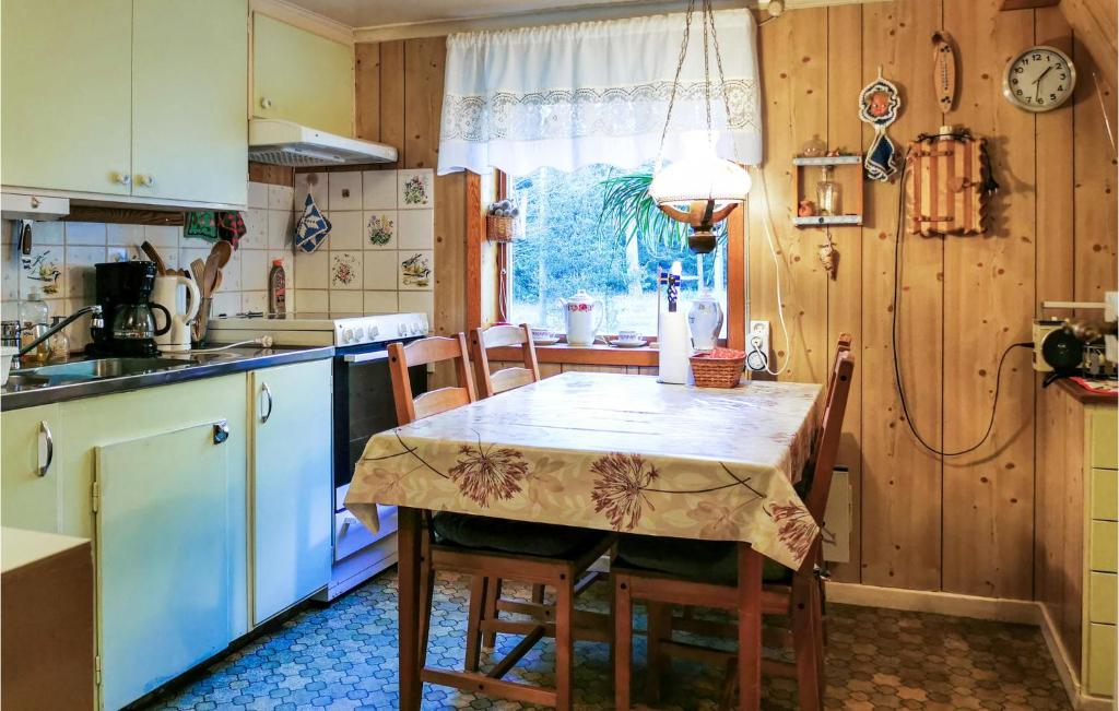 Beautiful Home In Lnneberga With 2 Bedrooms photo 4