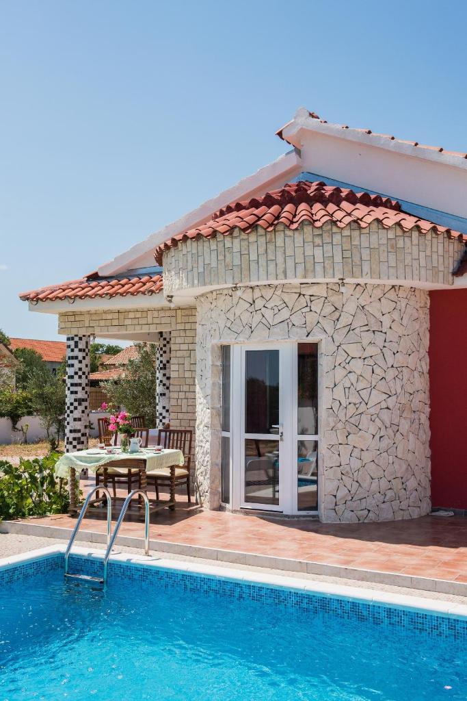 Family friendly house with a swimming pool Cista Velika, Vodice - 20234 photo 1