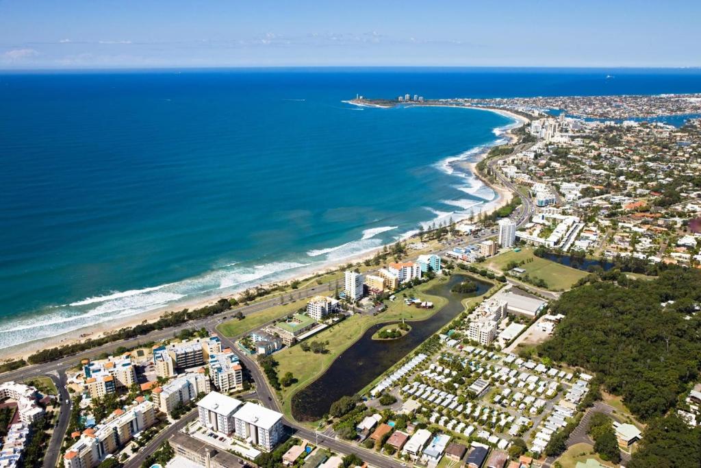 Alex Beach Cabins and Tourist Park photo 1